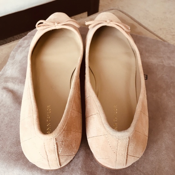 ANN TAYLOR Beige Tan Suede Ballet Flats 9 - Picture 6 of 8